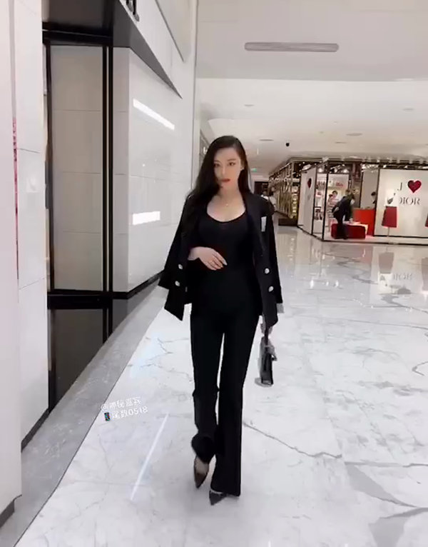 迪拜伴游大学生